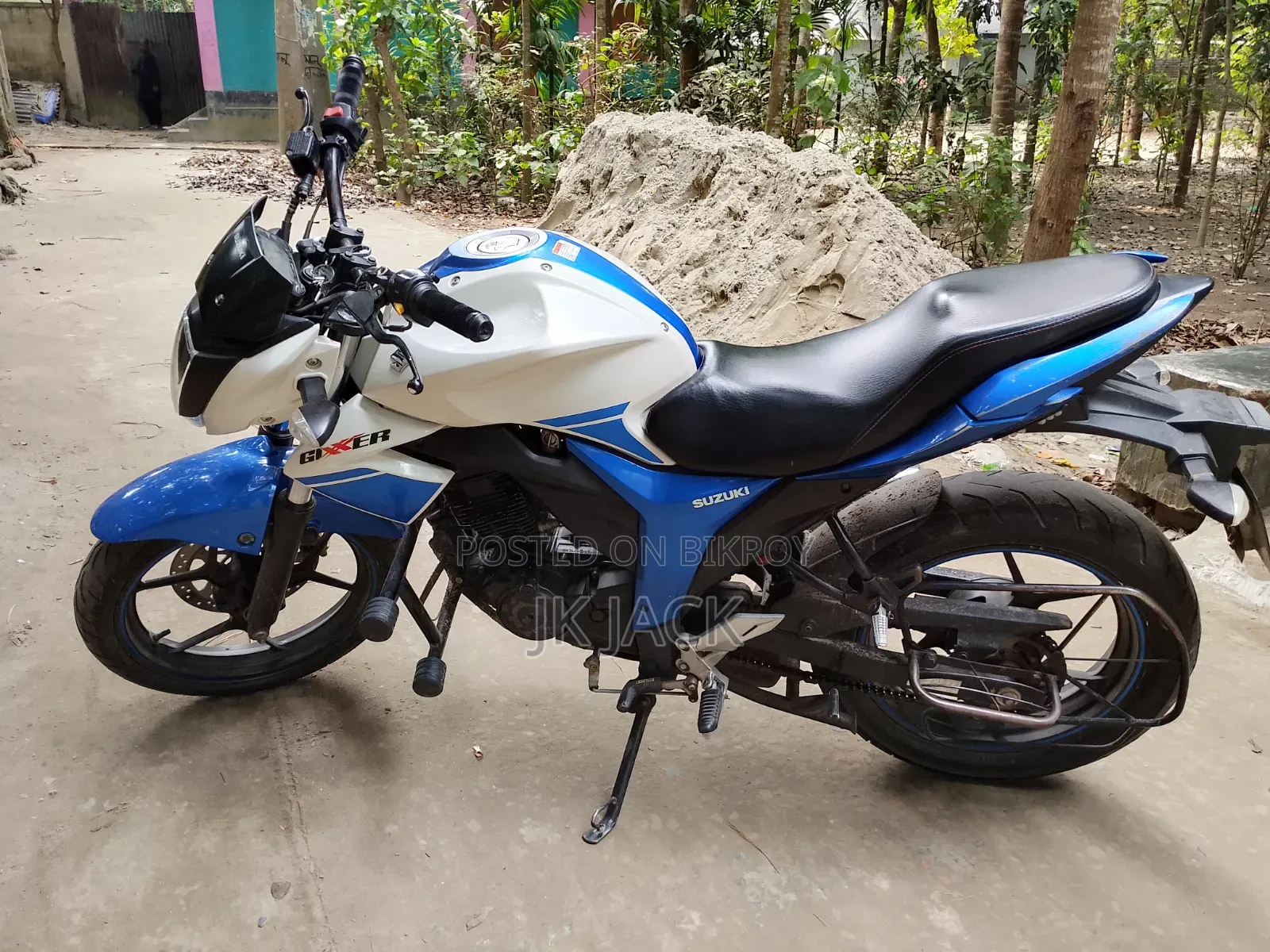 Suzuki Gixxer Monotone 2016 White