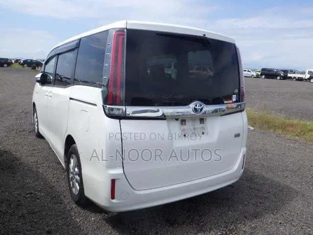 Toyota Noah 2021 Pearl