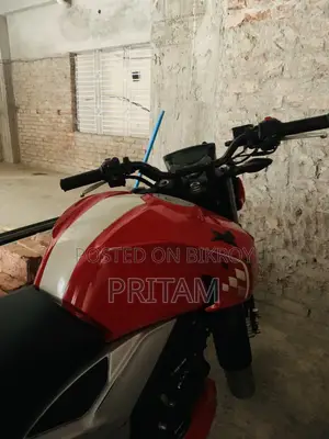 TVS Apache 160 4V 2023 Red