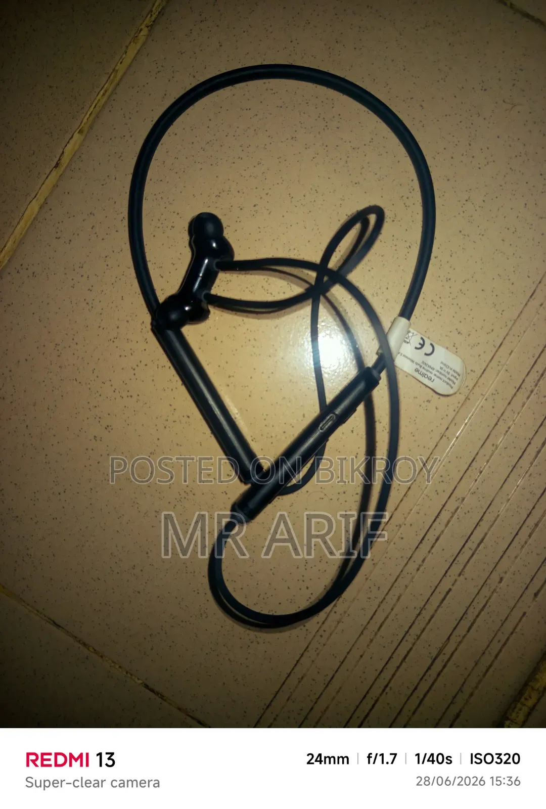 This is a good quality headphone with very good sound quality