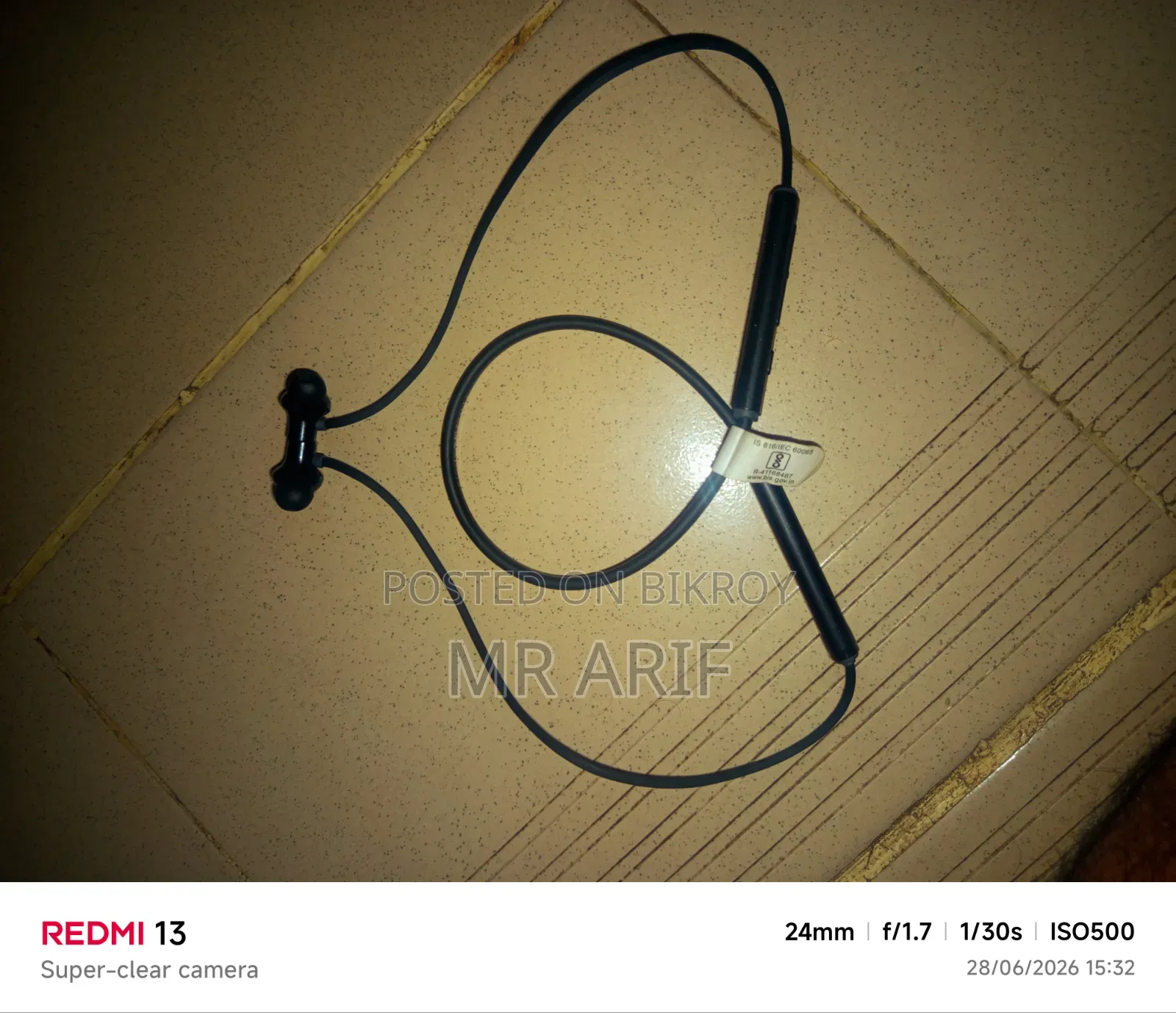 This is a good quality headphone with very good sound quality
