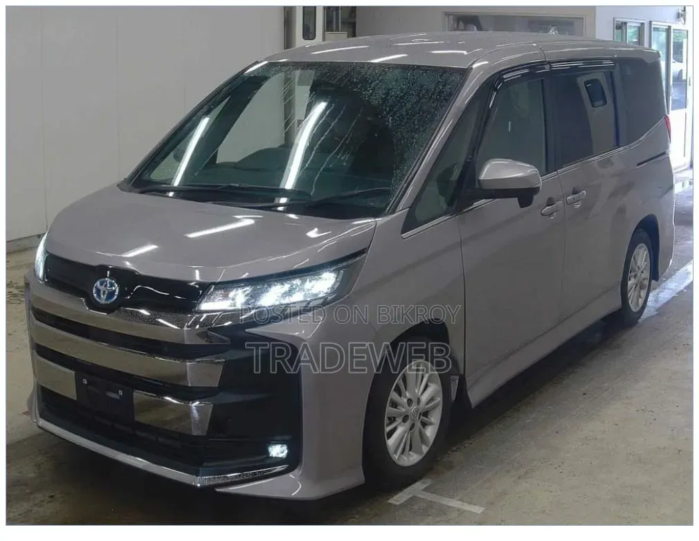Toyota Noah 2023 Beige
