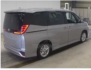 Toyota Noah 2023 Beige