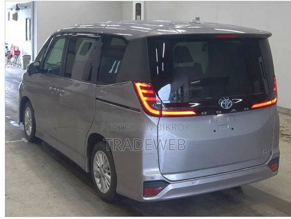Toyota Noah 2023 Beige
