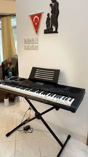 Piano: Casio Wk-7600 Electronic Keyboard With Stand Box – Like New