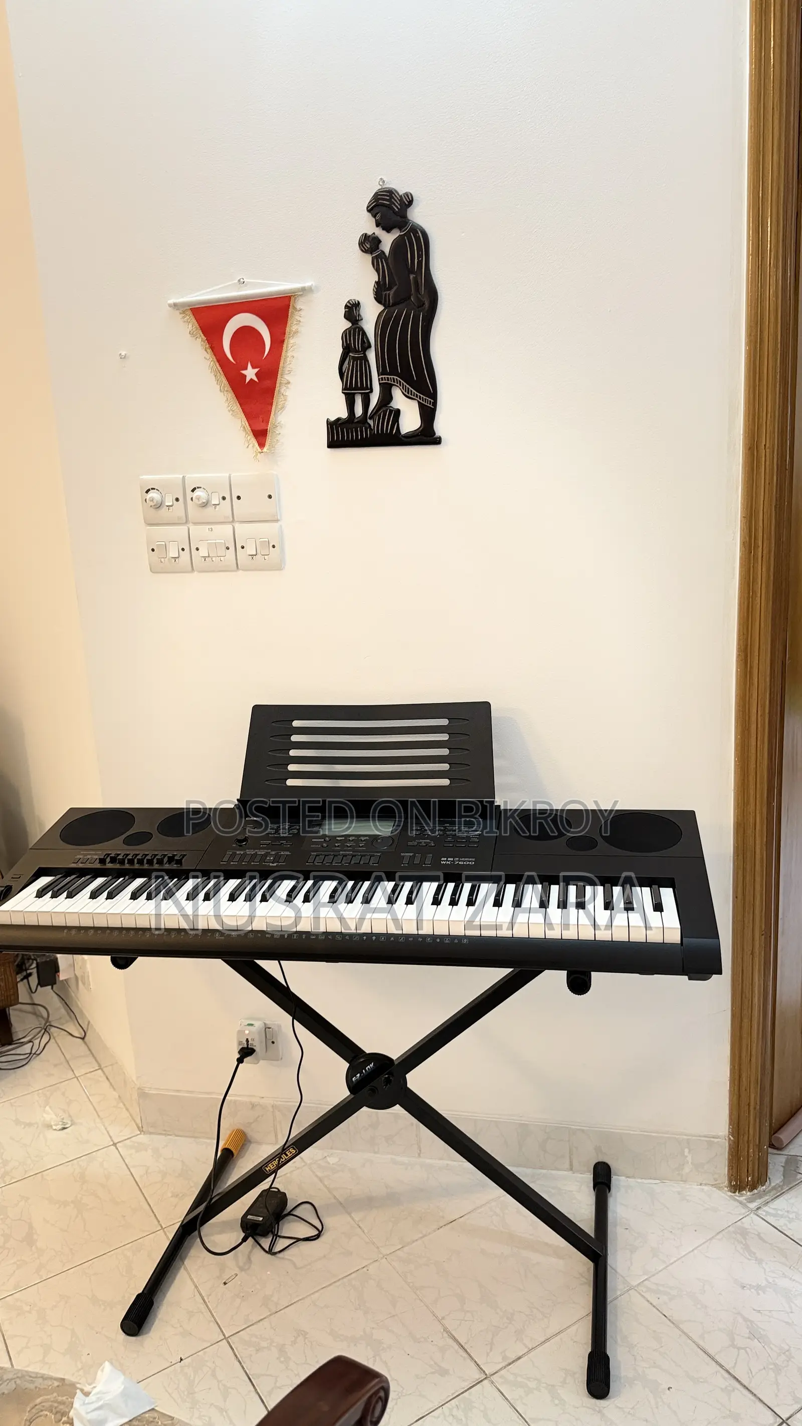 Piano: Casio Wk-7600 Electronic Keyboard With Stand Box – Like New