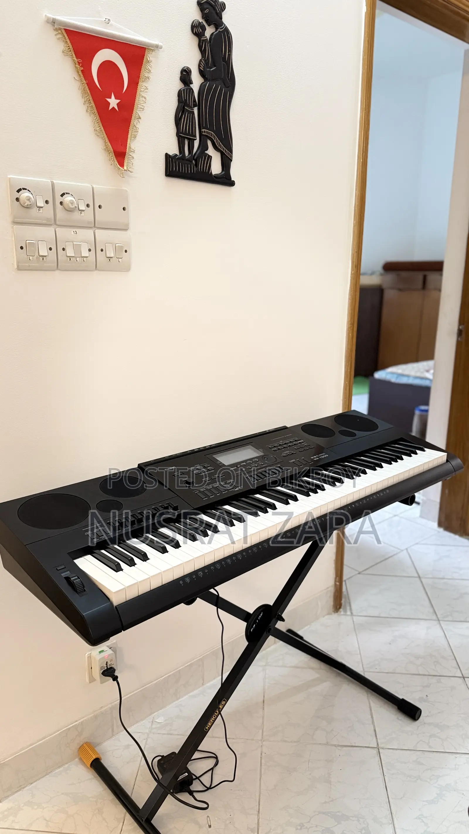 Piano: Casio Wk-7600 Electronic Keyboard With Stand Box – Like New