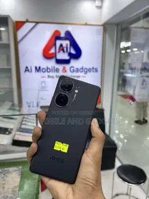 iQOO 256 GB Black