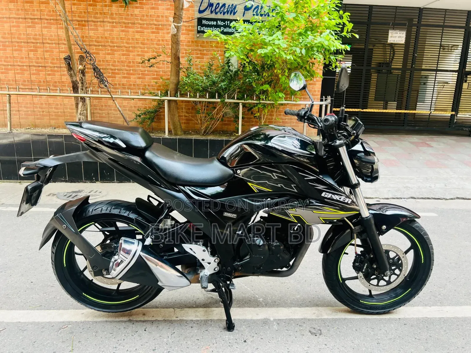 Suzuki 2022 Black