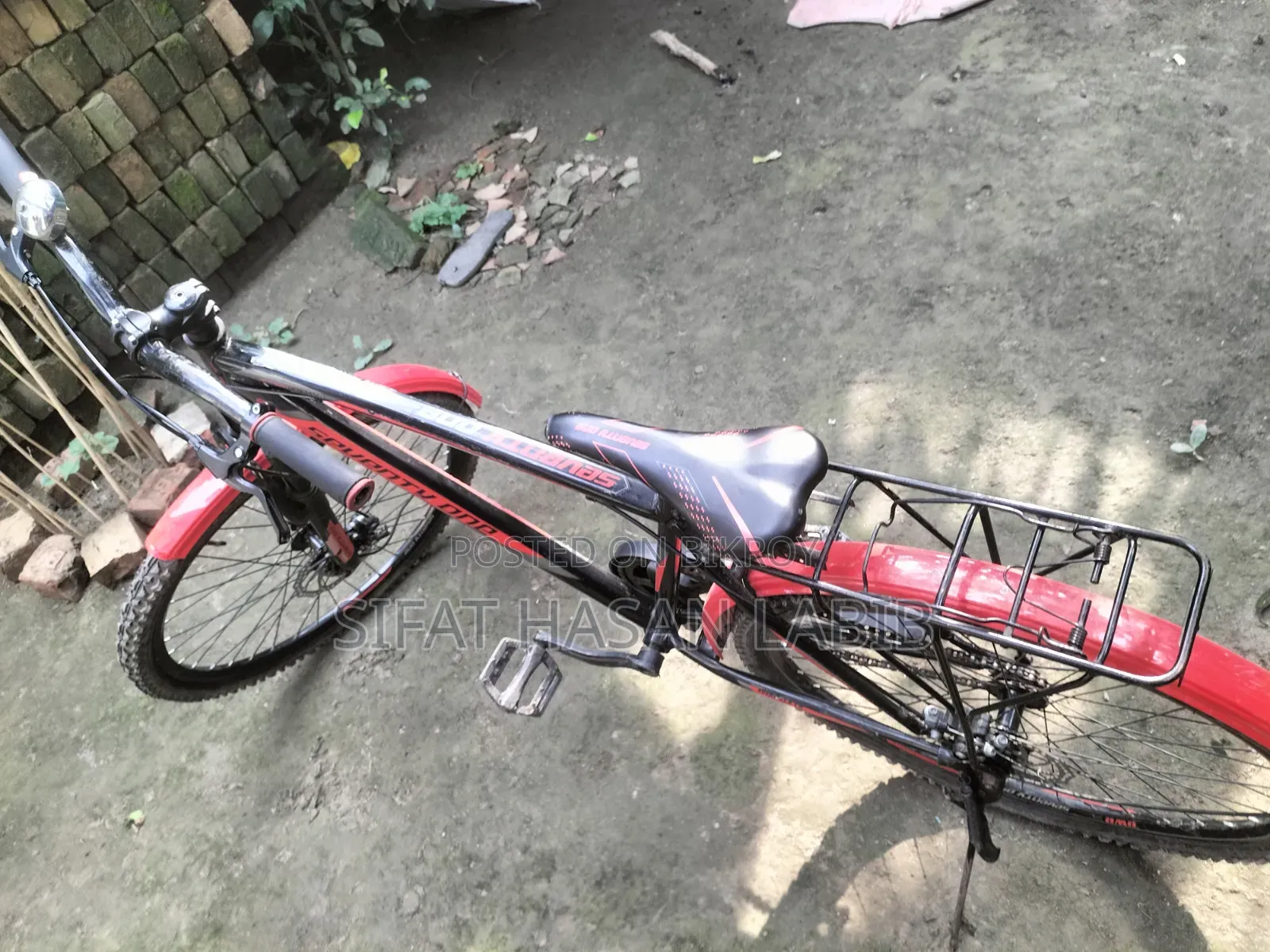 The bicycle is just like new, there are no problems with the bicycle, you come and check it