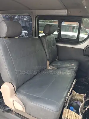 Toyota HiAce 2017 Silver
