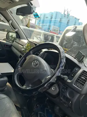 Toyota HiAce 2017 Silver