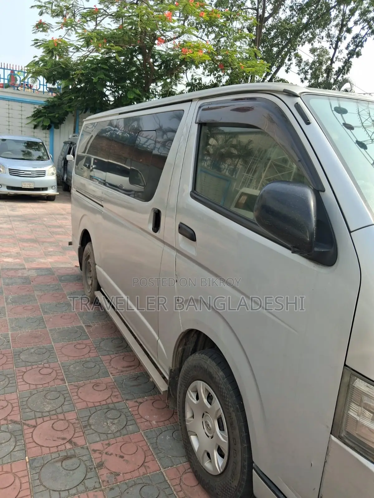 Toyota HiAce 2017 Silver