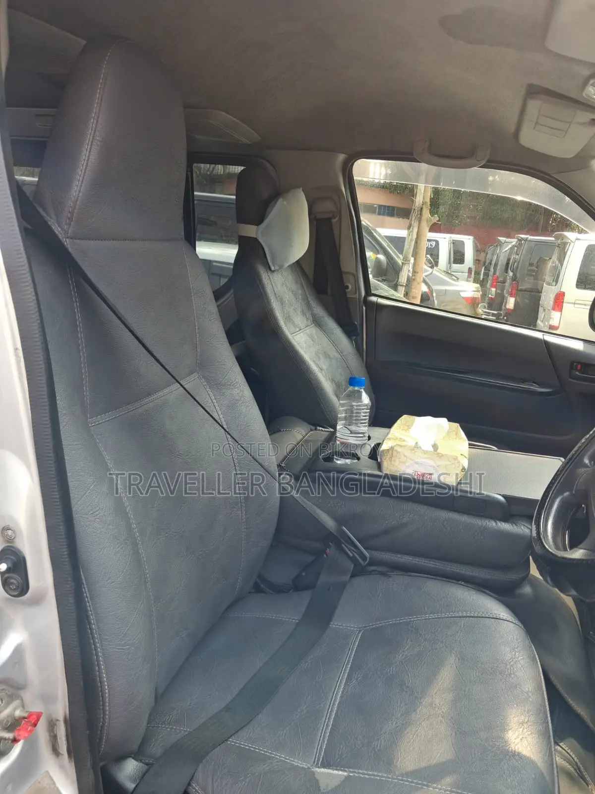 Toyota HiAce 2017 Silver