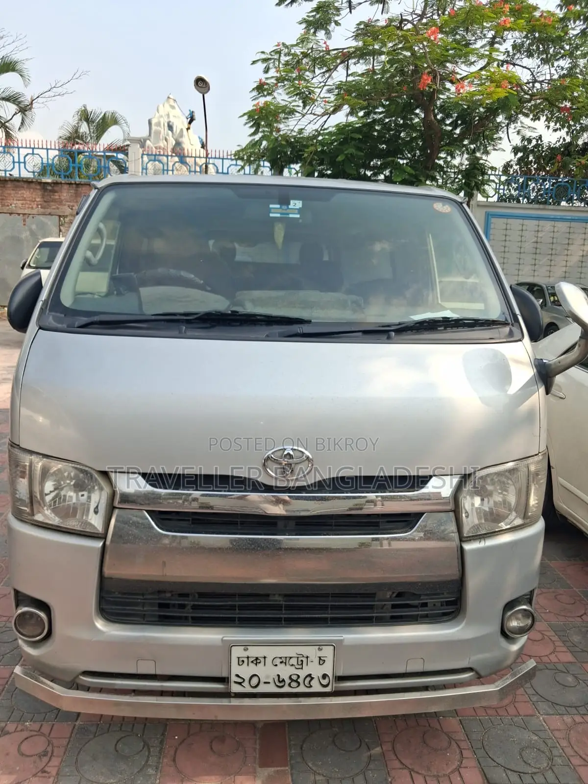 Toyota HiAce 2017 Silver