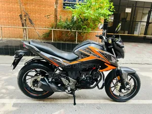 Honda Hornet 2022 Orange