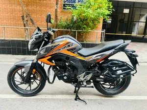 Honda Hornet 2022 Orange