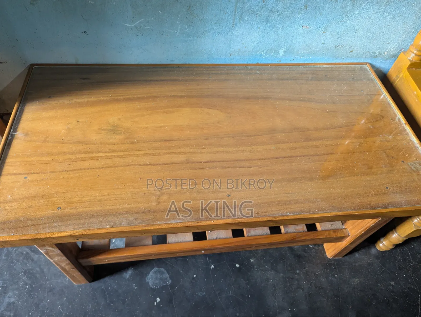 A dressing table and two tea tables for sale