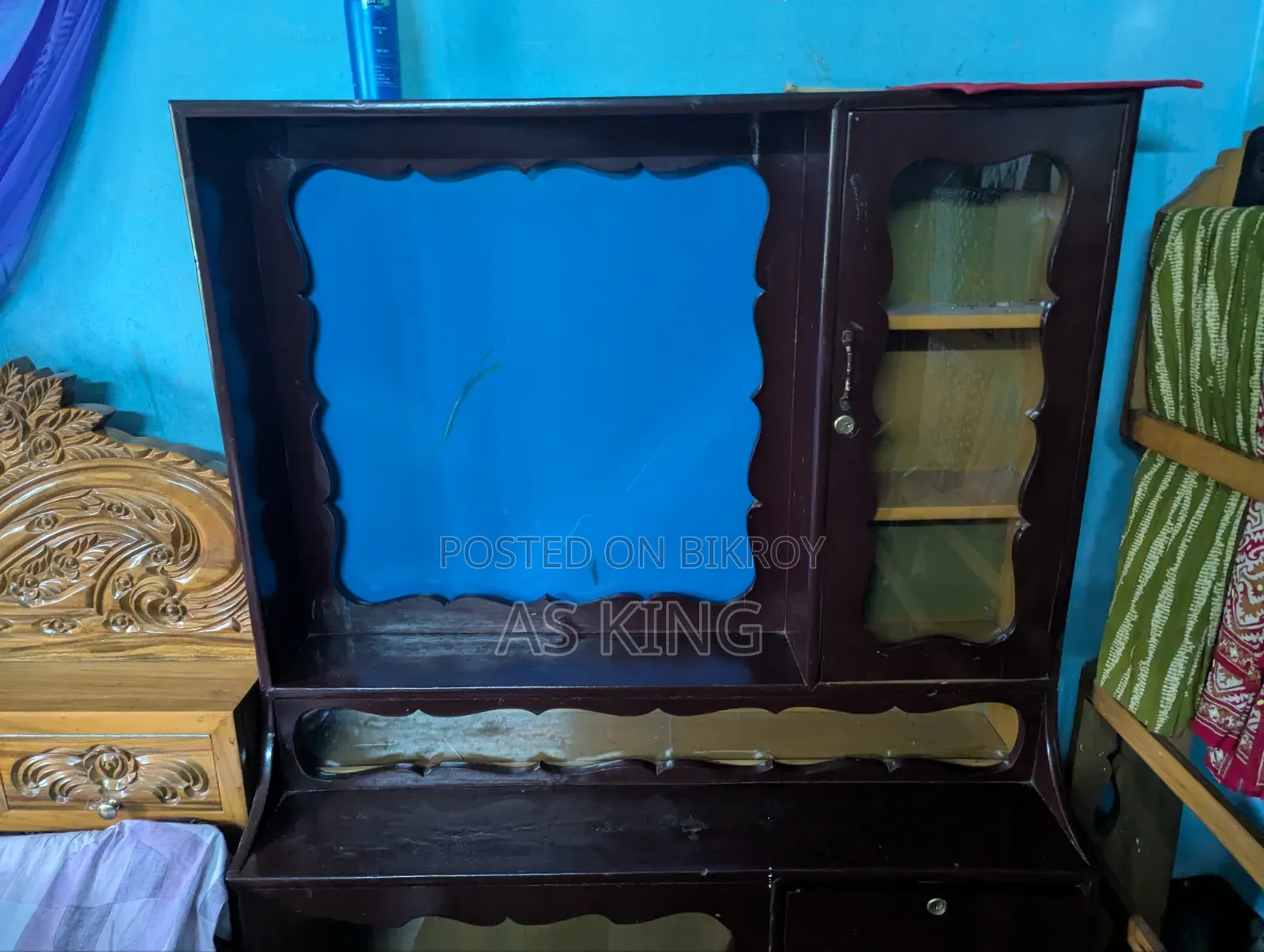 A dressing table and two tea tables for sale