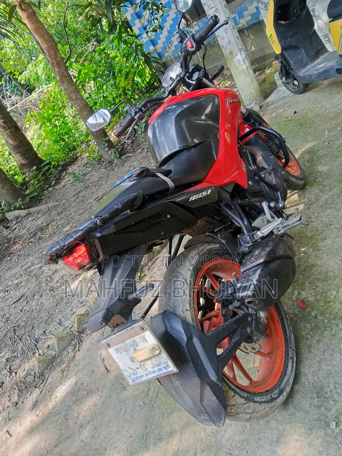 Hero Thriller 160R 2021 Red