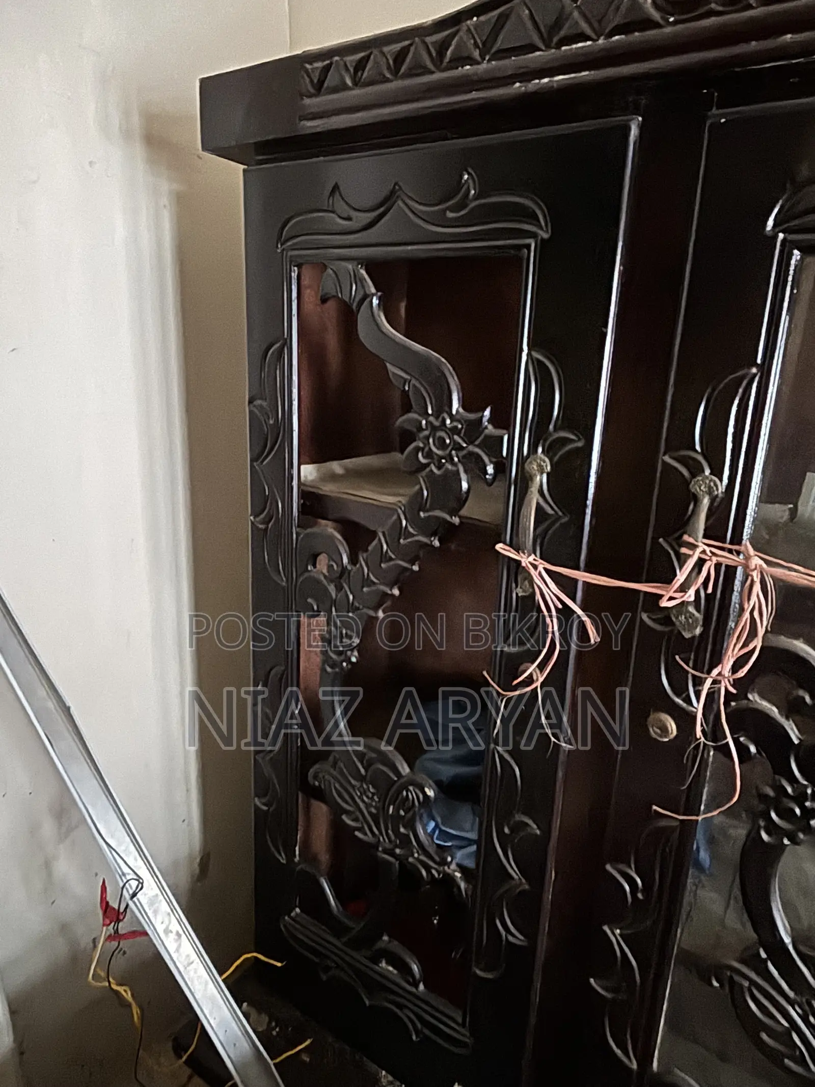 Pertex Cabinet
