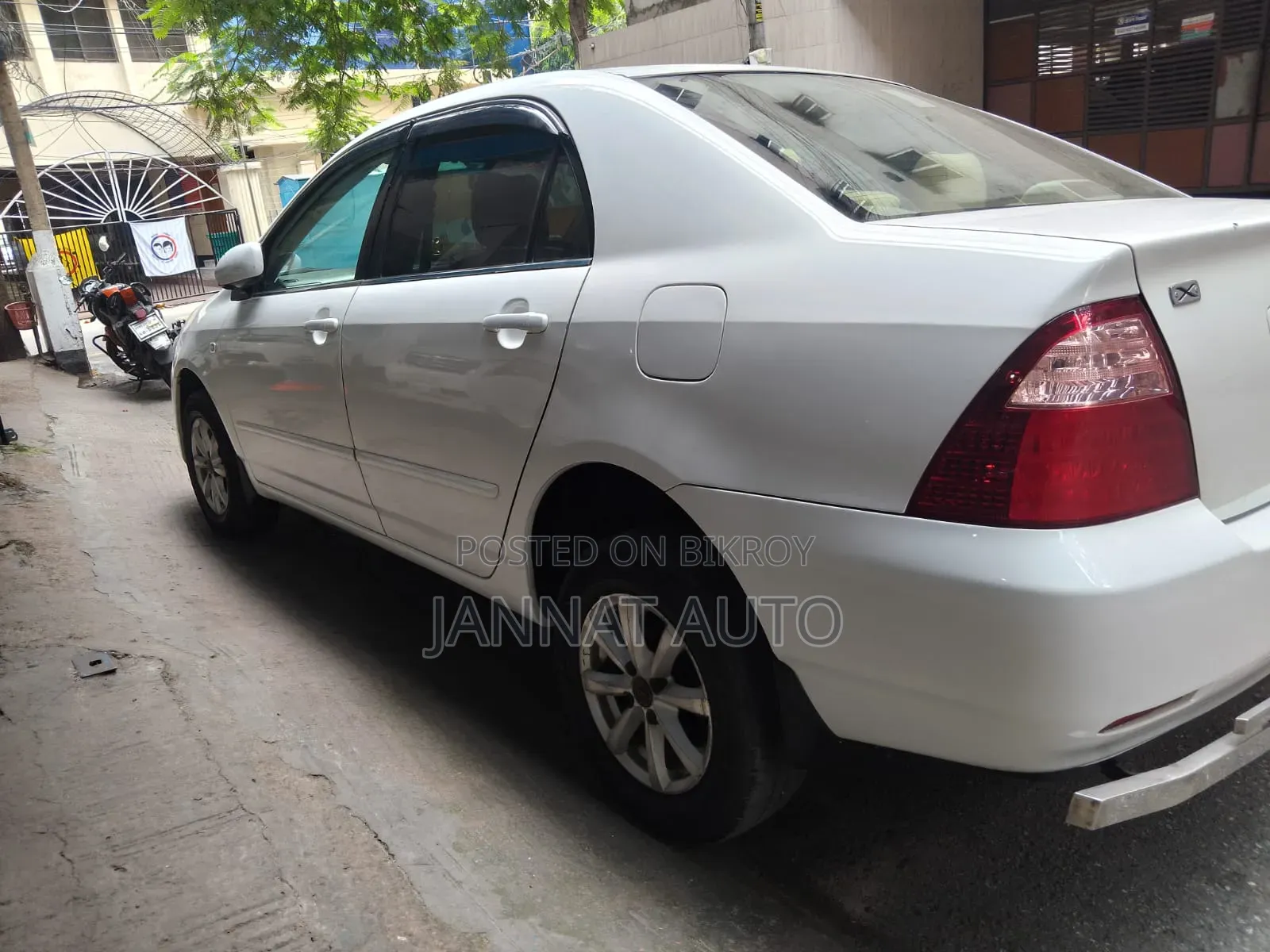 Toyota Corolla 2005 White