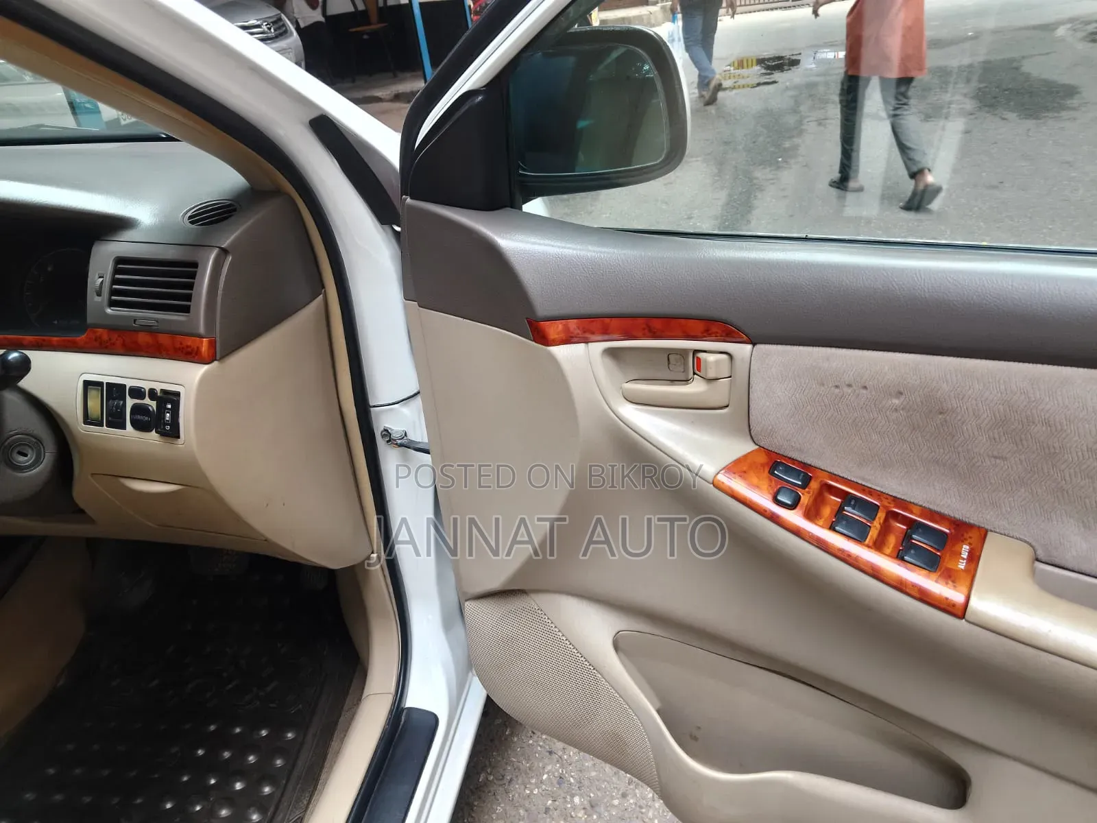 Toyota Corolla 2005 White