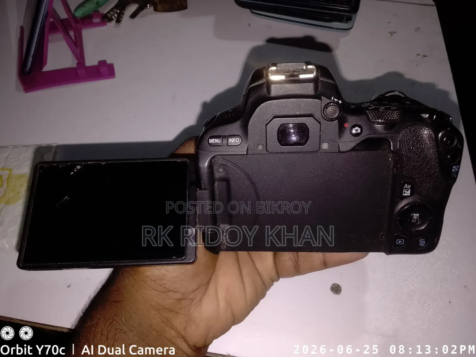 Canon 200D
