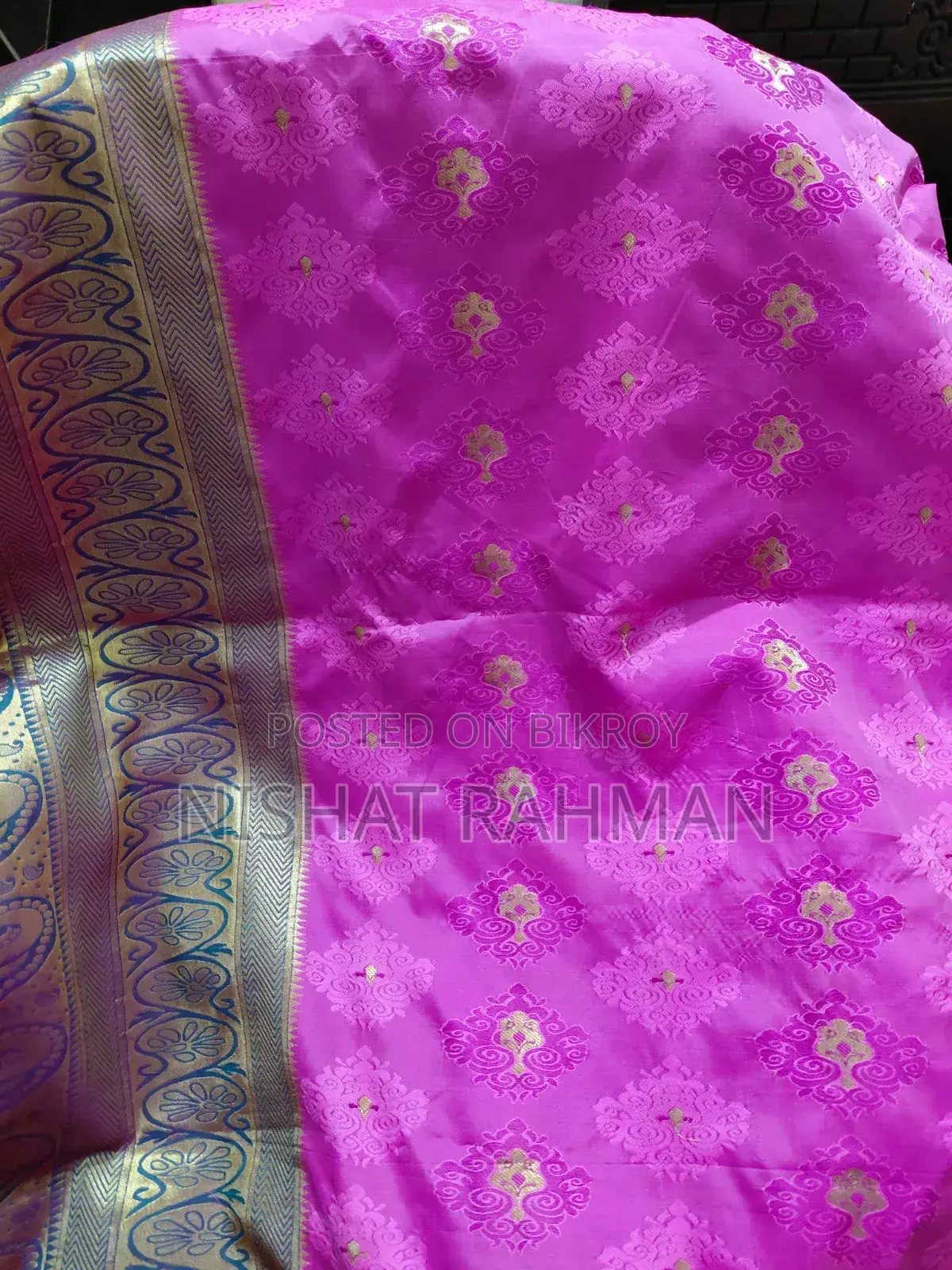 সুন্দর গোলাপি শাড়ি বিক্রির জন্য