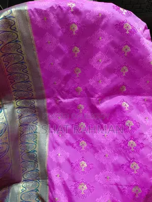 সুন্দর গোলাপি শাড়ি বিক্রির জন্য