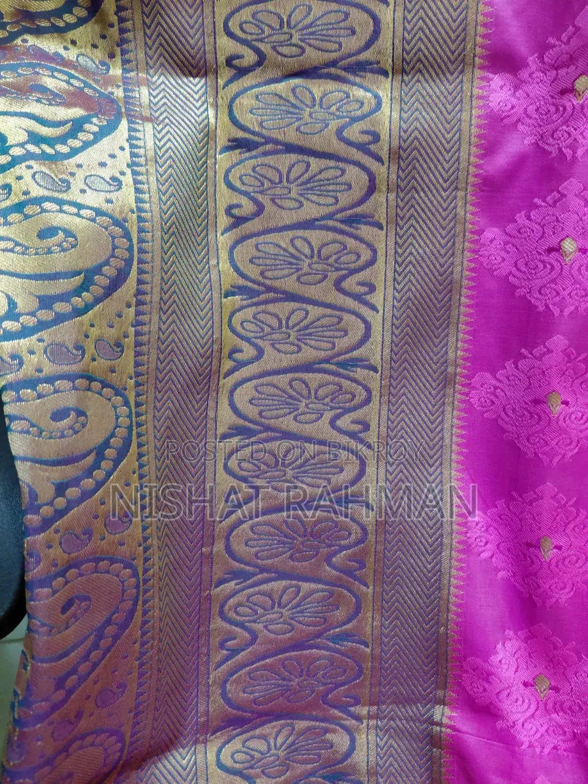 সুন্দর গোলাপি শাড়ি বিক্রির জন্য