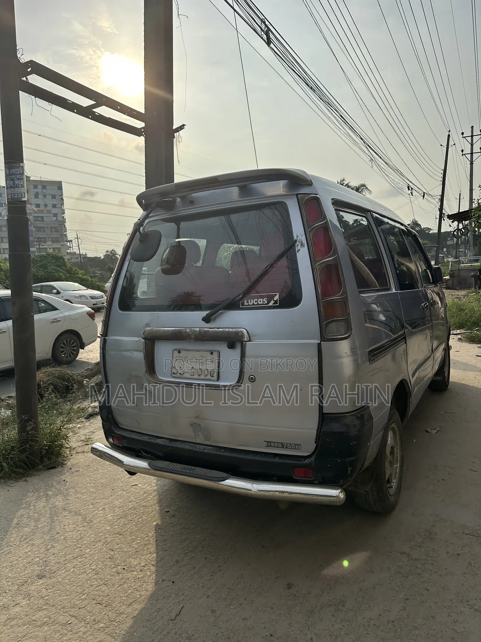 Toyota Noah 2.0 Front Wheel Drive (8 Seater) 2001 Silver