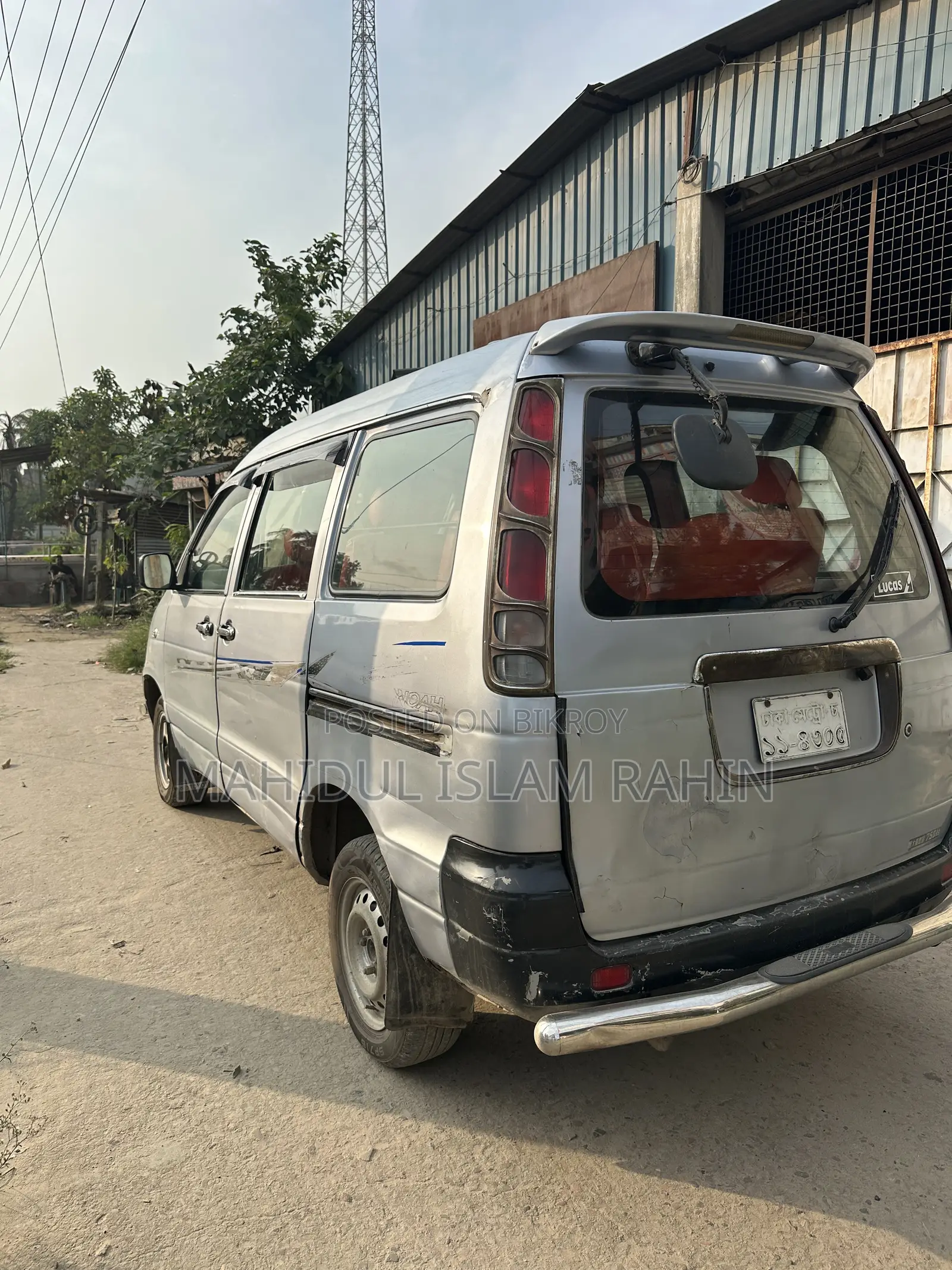 Toyota Noah 2.0 Front Wheel Drive (8 Seater) 2001 Silver