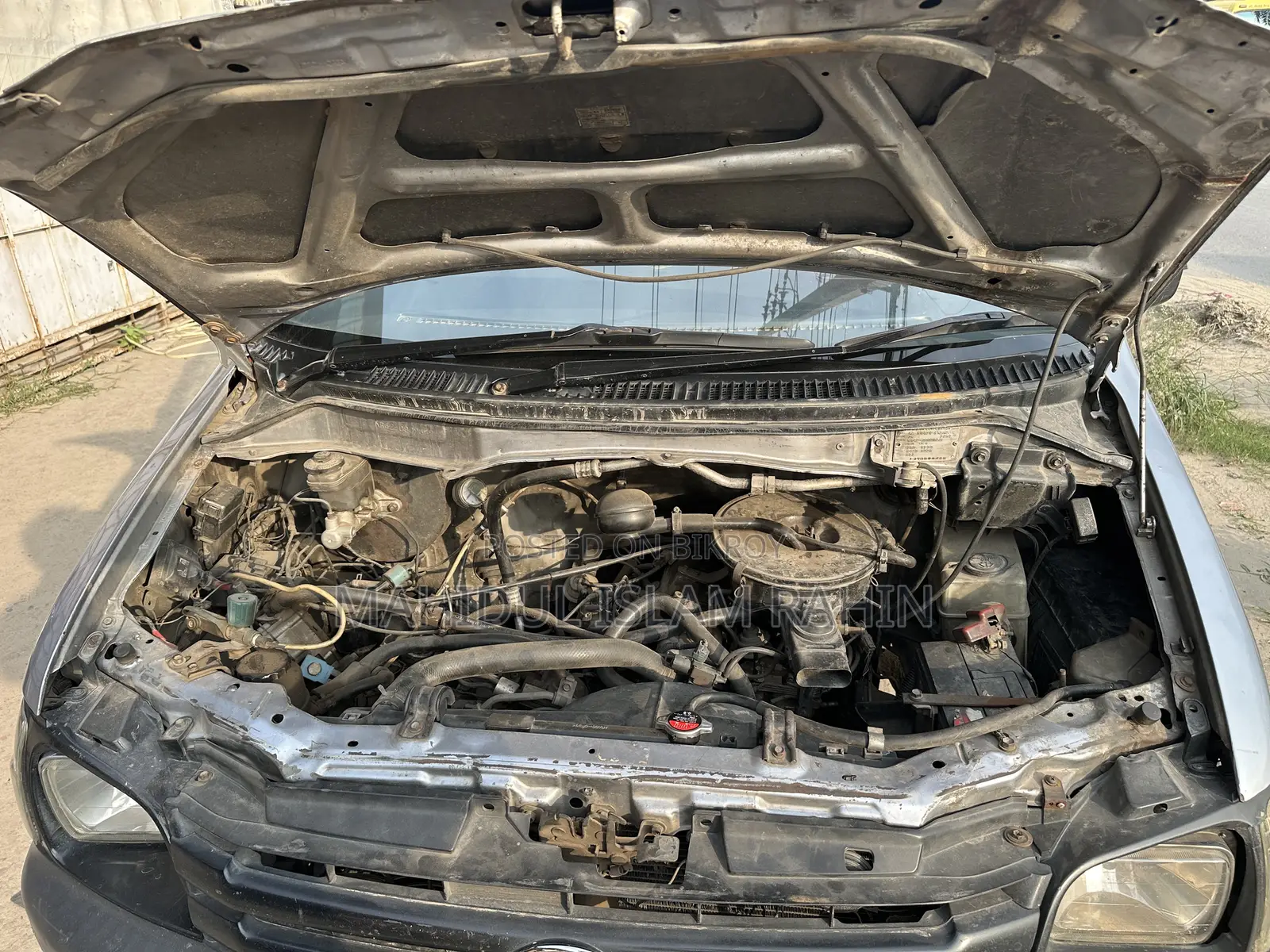Toyota Noah 2.0 Front Wheel Drive (8 Seater) 2001 Silver