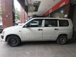 টয়োটা করোলা স্টেশন ওয়াগন ১৯৯৯ হোয়াইট
