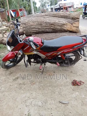 মাহিন্দ্রা সেঞ্চুরো ২০২২ লাল
