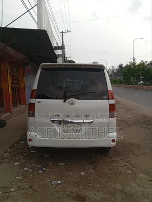 Toyota Noah 2003 Pearl