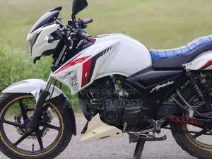TVS Apache RTR 160 2V 2015 White