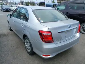 Toyota Axio 2021 Silver