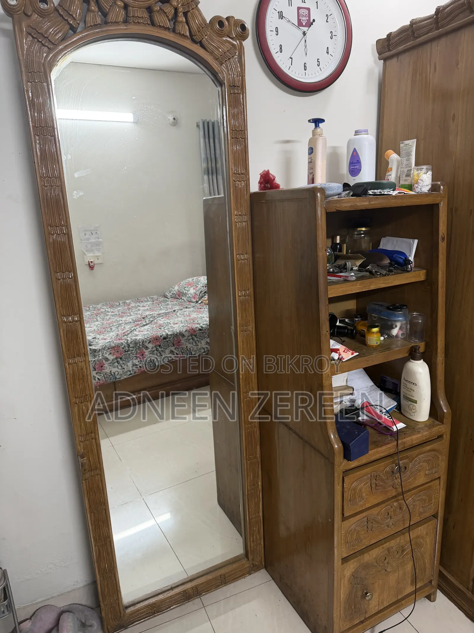 Almirah, Bed and Dressing Table Set