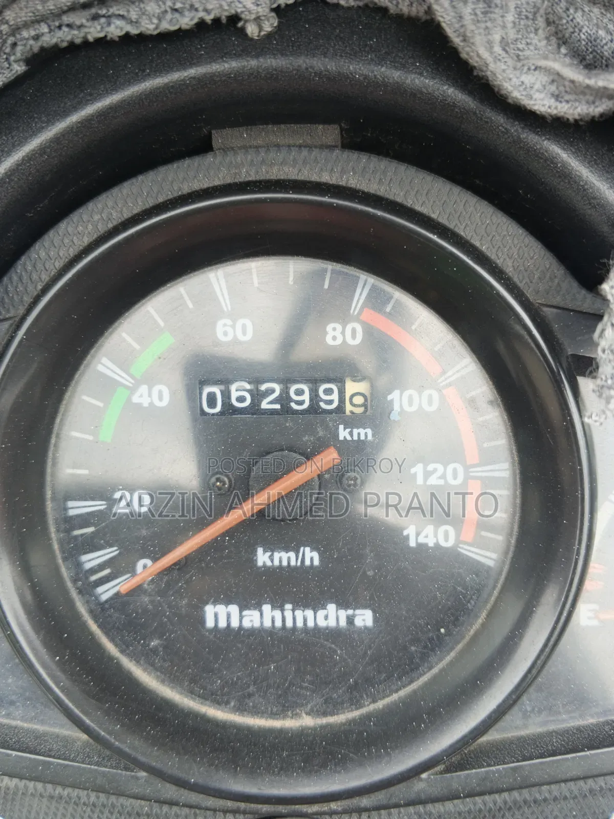 Mahindra Centuro 2014 Red