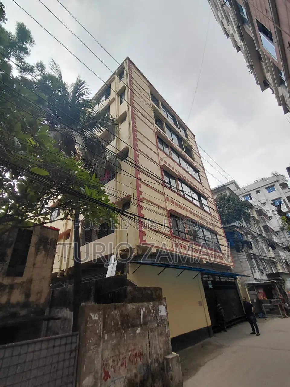 3-bedroom Apartment in Malibag for sale
