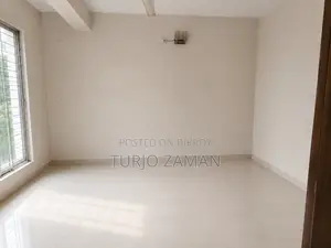 3-bedroom Apartment in Malibag for sale