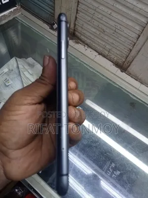 Apple iPhone 11 64 GB Gray