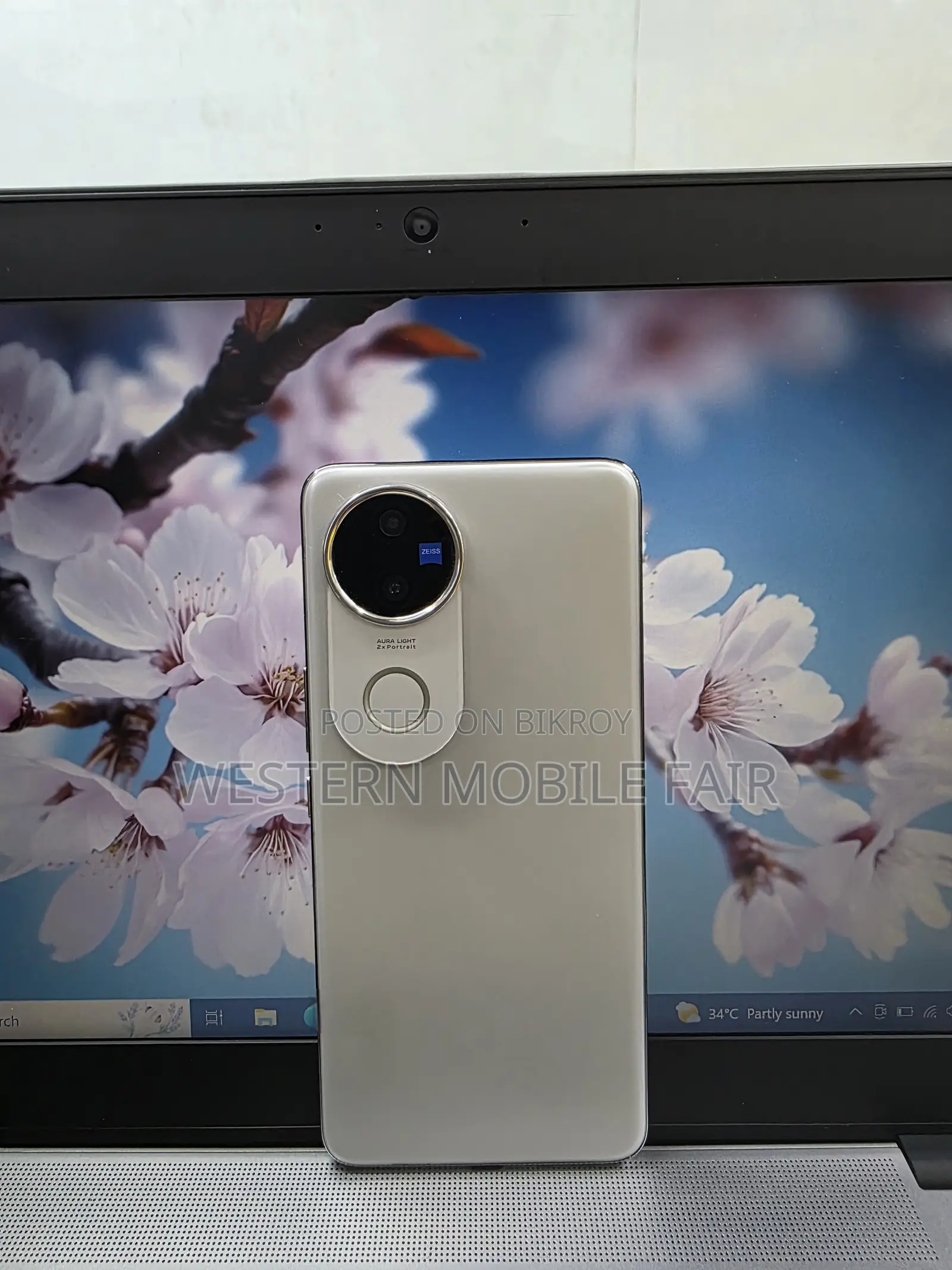 Vivo V50e 128 GB White