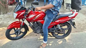 টিভিএস মেট্রো প্লাস ২০১৮ লাল