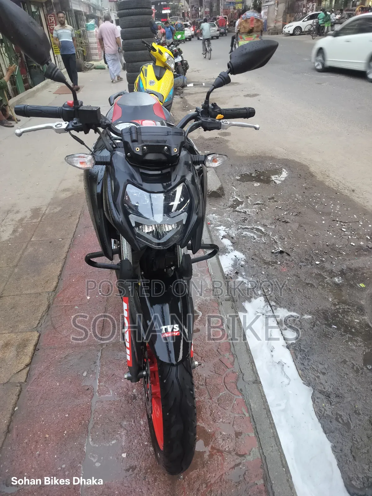 টিভিএস অ্যাপাচি আরটিআর ১৬০ ৪ভি এফআই ২০২৫ কালো