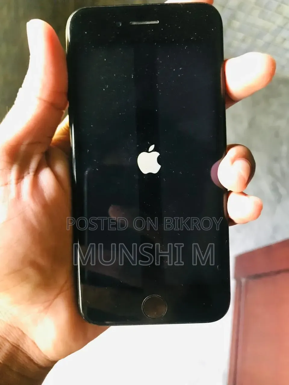 Apple iPhone SE (2020) 64 GB Black