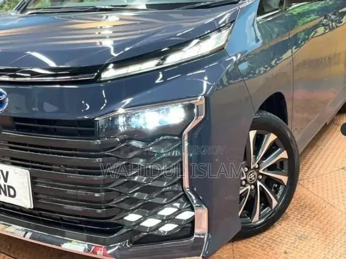 Toyota Voxy 2022 Gray