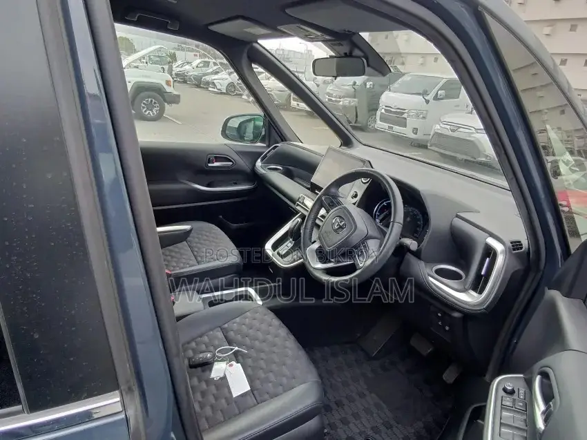 Toyota Voxy 2022 Gray